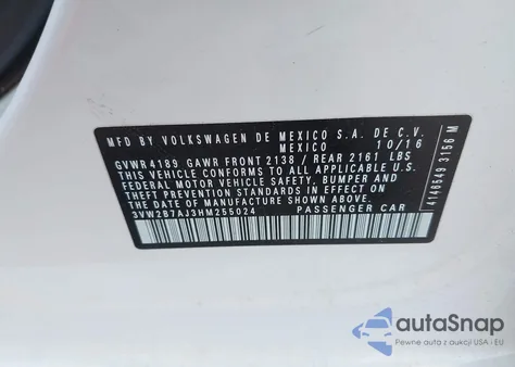 2017 Volkswagen Jetta 1.4T S z USA, uszkodzony, nr VIN 3VW2B7AJ3HM255024